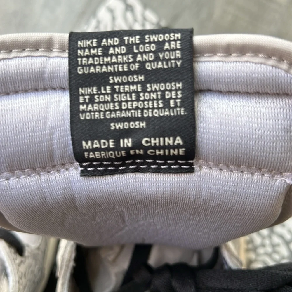 Nike Air Jordan 1 retro high OG NEW WITH BOX - Picture 9 of 10